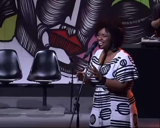 Ellen Oléria no palco do Manos e Minas